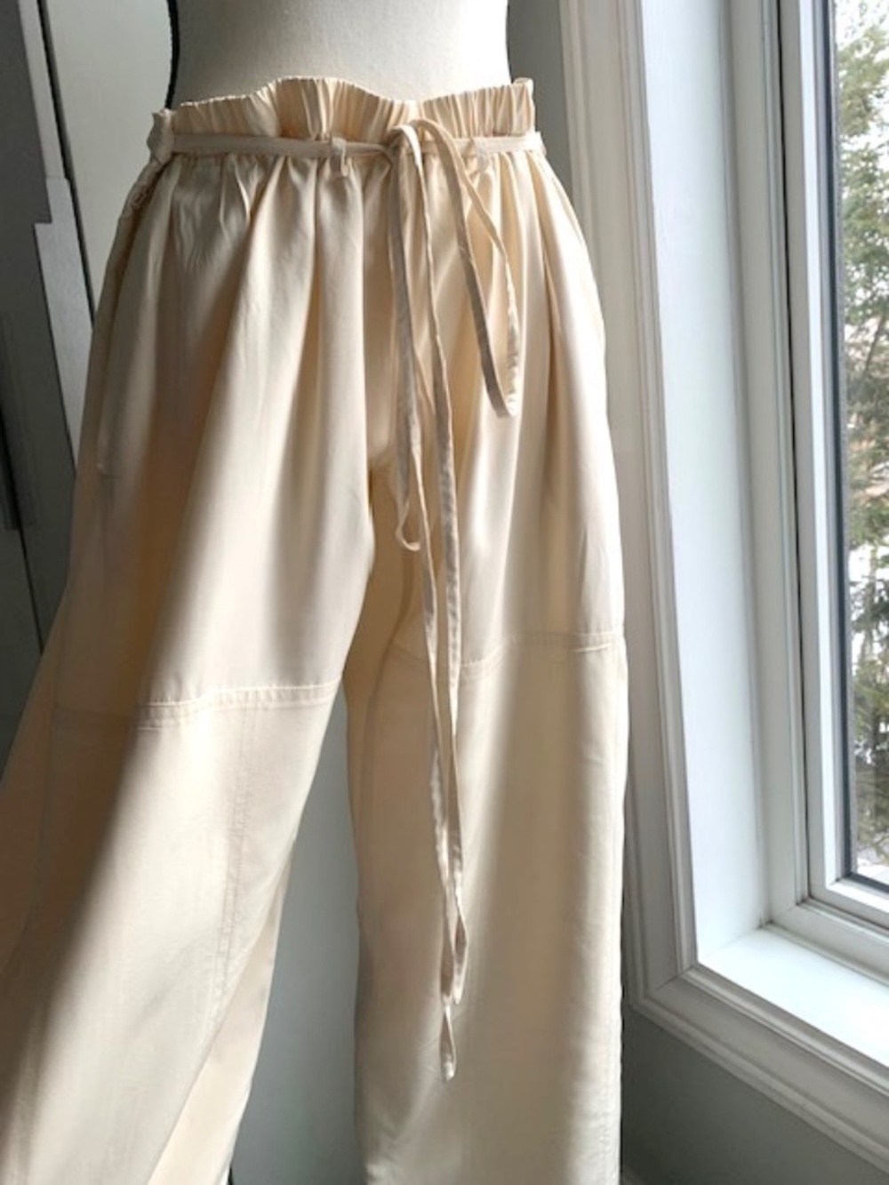 The Row silk cropped pants Small like new - Picture 10 of 11